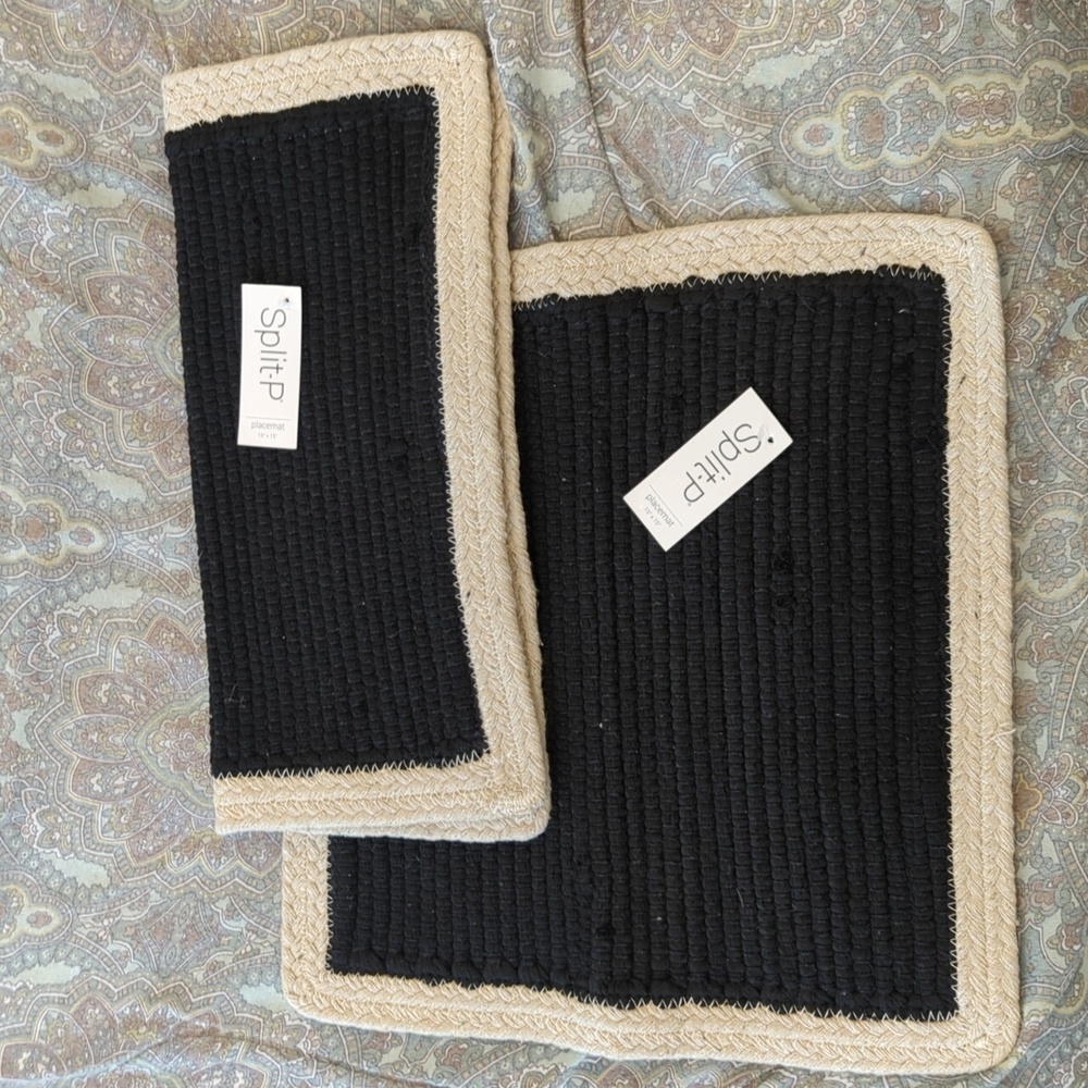 NWT Set of 2 Placements
